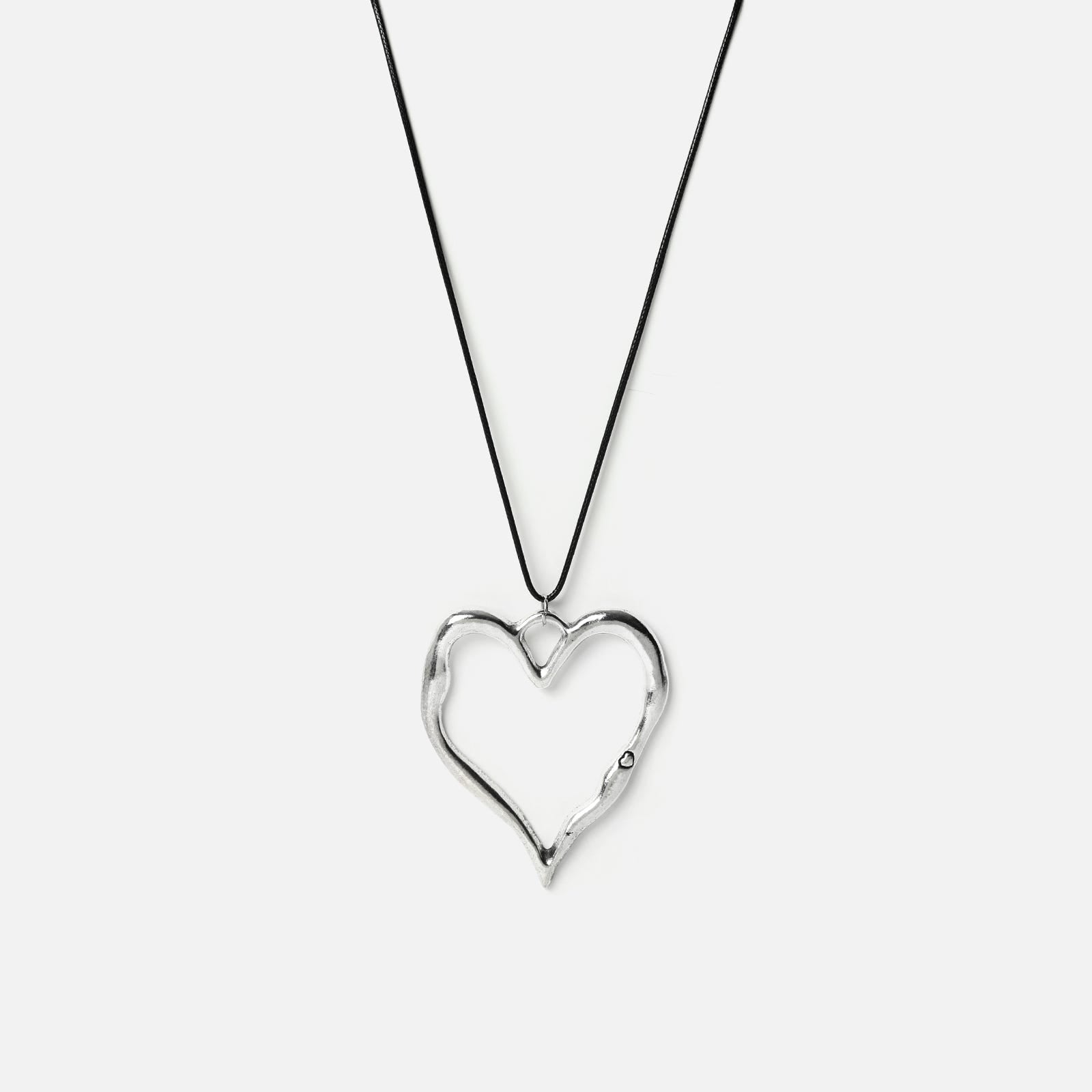 Arlet necklace with heartshaped pendant by Misako