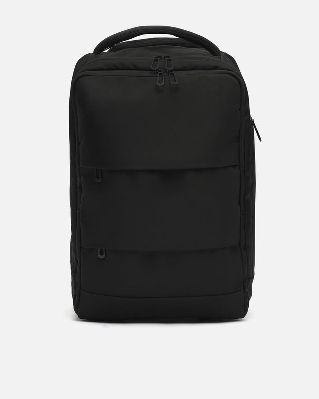 Hadaru travel bag with wheels that converts into a backpack