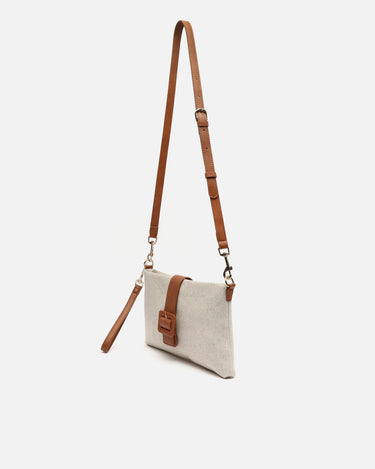 Soro handtas met schouderriem in raffia-look en detailgesp sluiting 