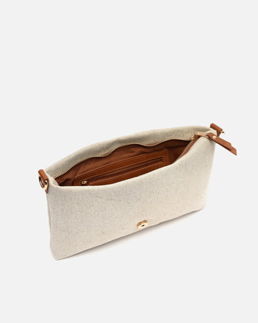 Soro handtas met schouderriem in raffia-look en detailgesp sluiting 