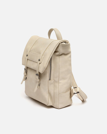 Carloti mochila basica con cierre de solapa 