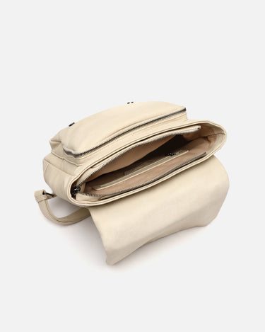 Carloti mochila basica con cierre de solapa 