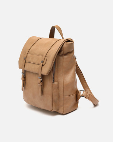 Carloti mochila basica con cierre de solapa 