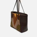 Cachi bolso shopper grande efecto ante y detalles metálicos 