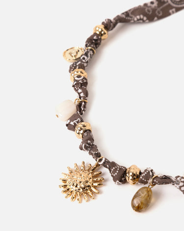 Muxuar collar con detalles colgantes 