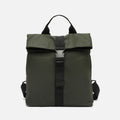 Nere mochila con solapa en nylon 