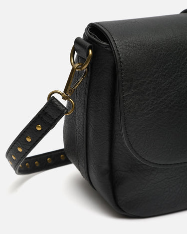Mampi bolso bandolera pequeño con solpa y detalles metálicos 