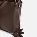 Demiri bolso bandolera con detalle colgante 