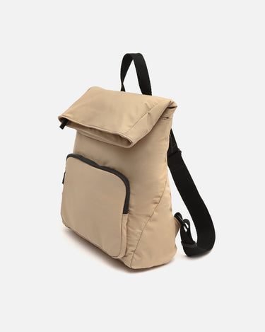 Liora mochila con solapa en nylon 