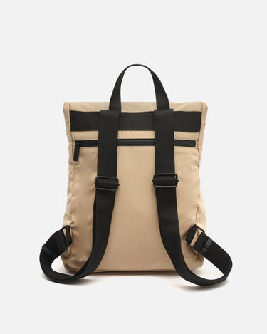 Liora mochila con solapa en nylon 