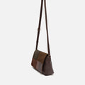 Bemir bolso bandolera con solapa y estampado patchwork animal print 
