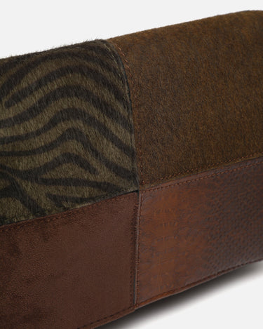 Bemir bolso bandolera con solapa y estampado patchwork animal print 