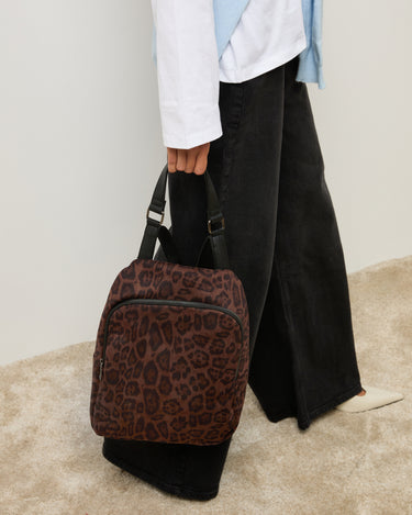 Belbu mochila antirrobo efecto ante animal print 