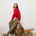 Cachi bolso shopper grande efecto ante y detalles metálicos 