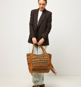 Jovana bolso shopper grande jacquard con flecos y detalles metálicos 