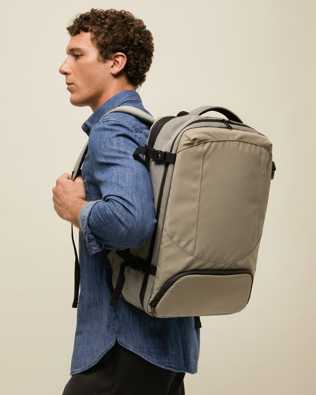 Safar travel rucksack with 17.3-inch laptop pocket 