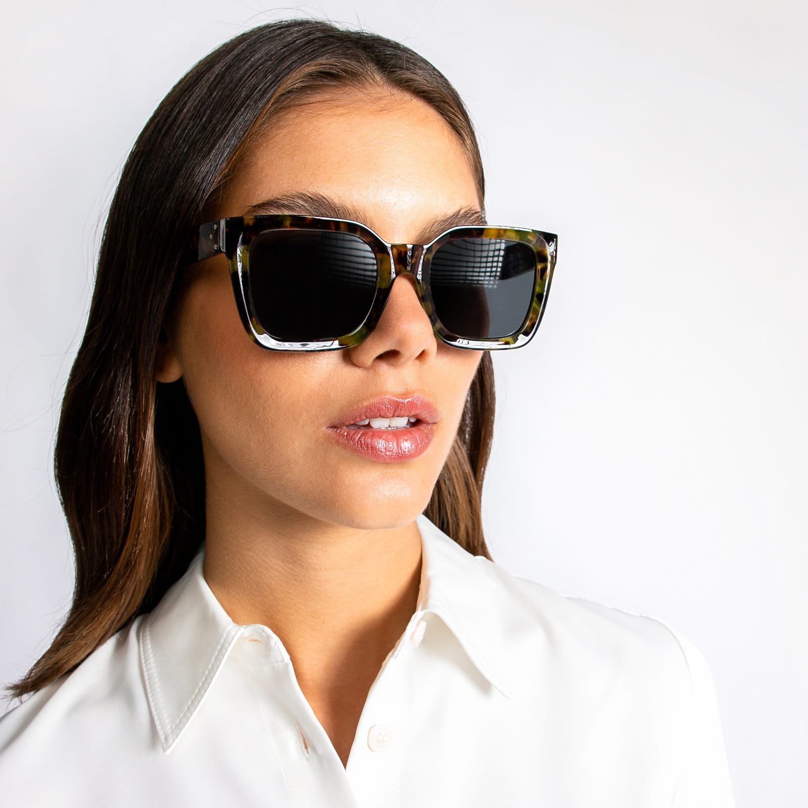 Square sunglasses with acetate frames